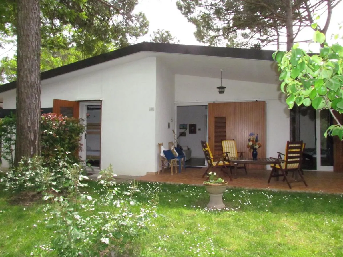 Beautiful Single Villa With Spacious Private Garden - Beach Place Included Bibione Italy