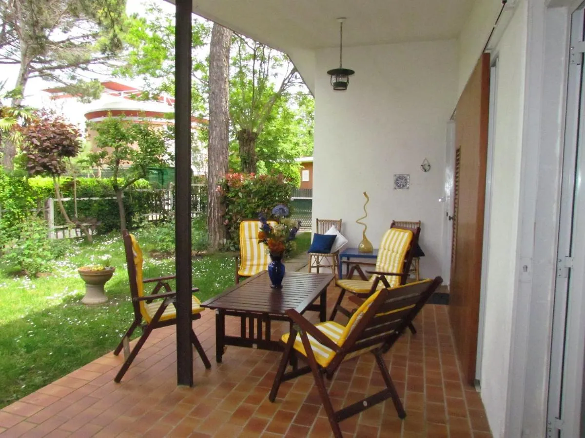Beautiful Single Villa With Spacious Private Garden - Beach Place Included Bibione