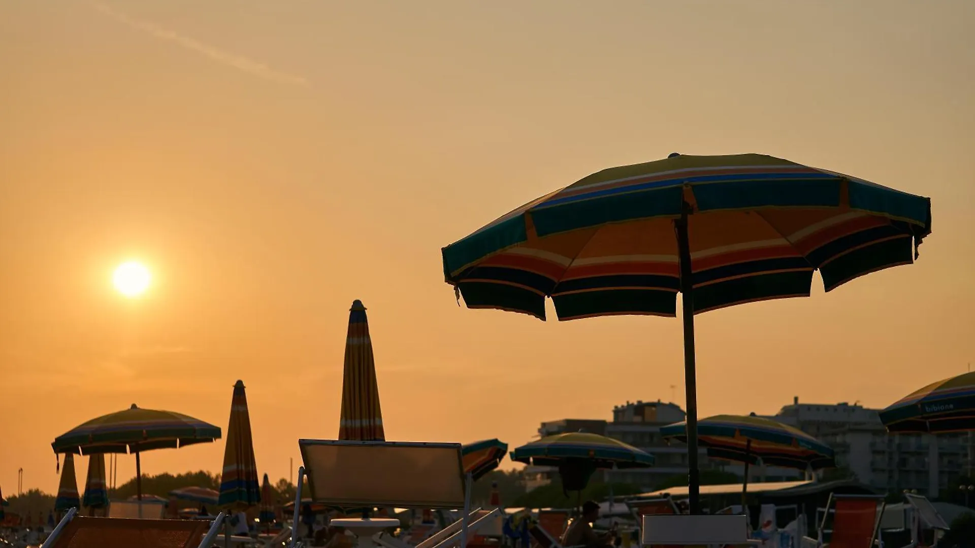 Beautiful Single Villa With Spacious Private Garden - Beach Place Included Bibione Italy
