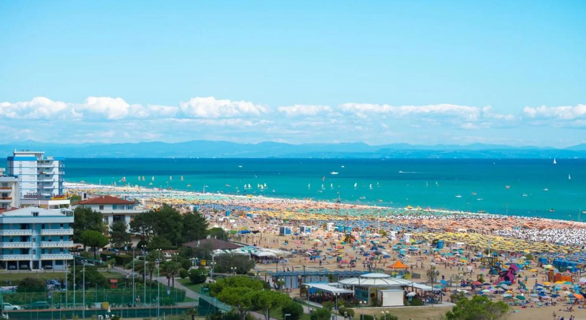 Beautiful Single Villa With Spacious Private Garden - Beach Place Included Bibione