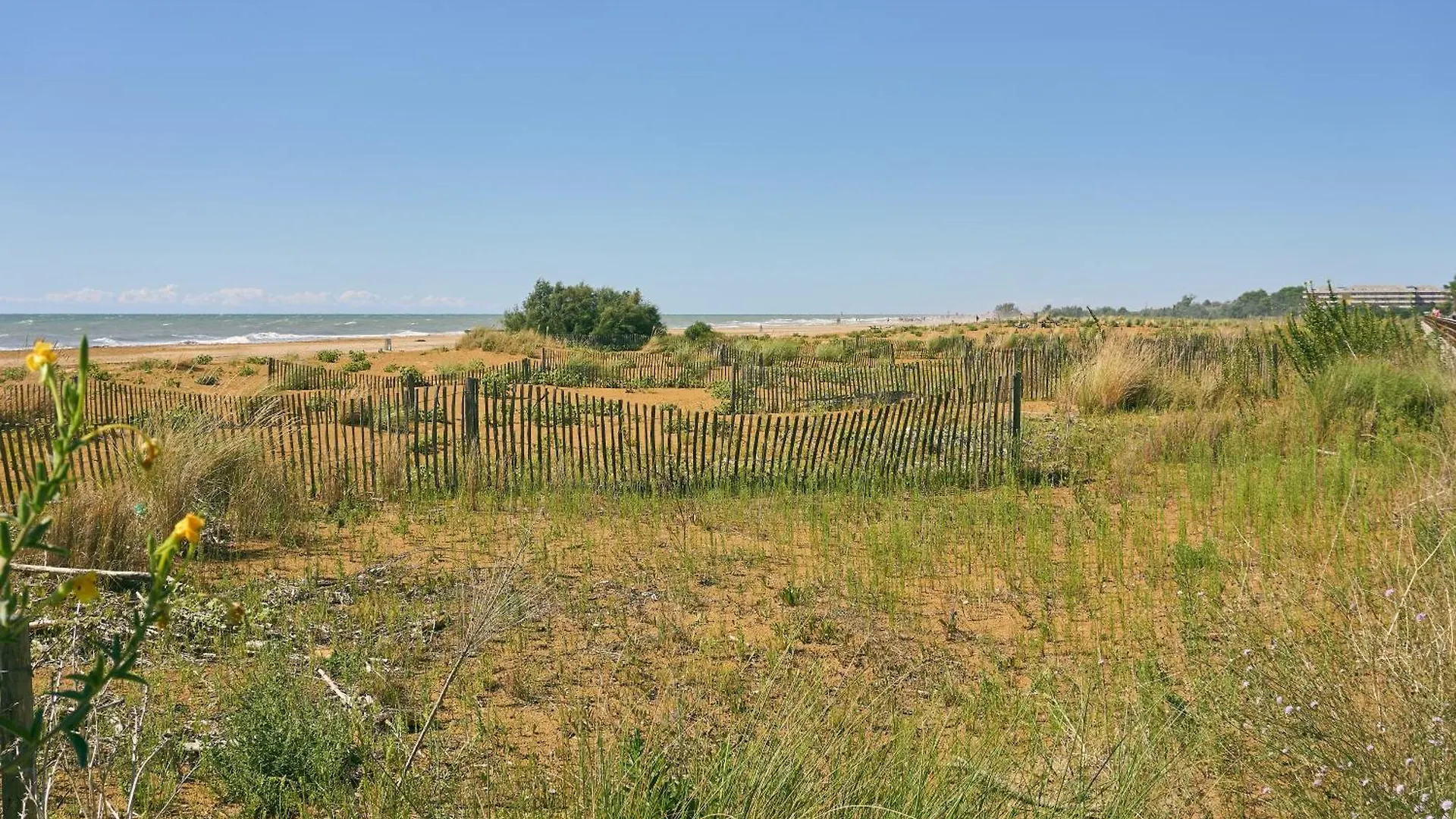 Beautiful Single Villa With Spacious Private Garden - Beach Place Included Bibione