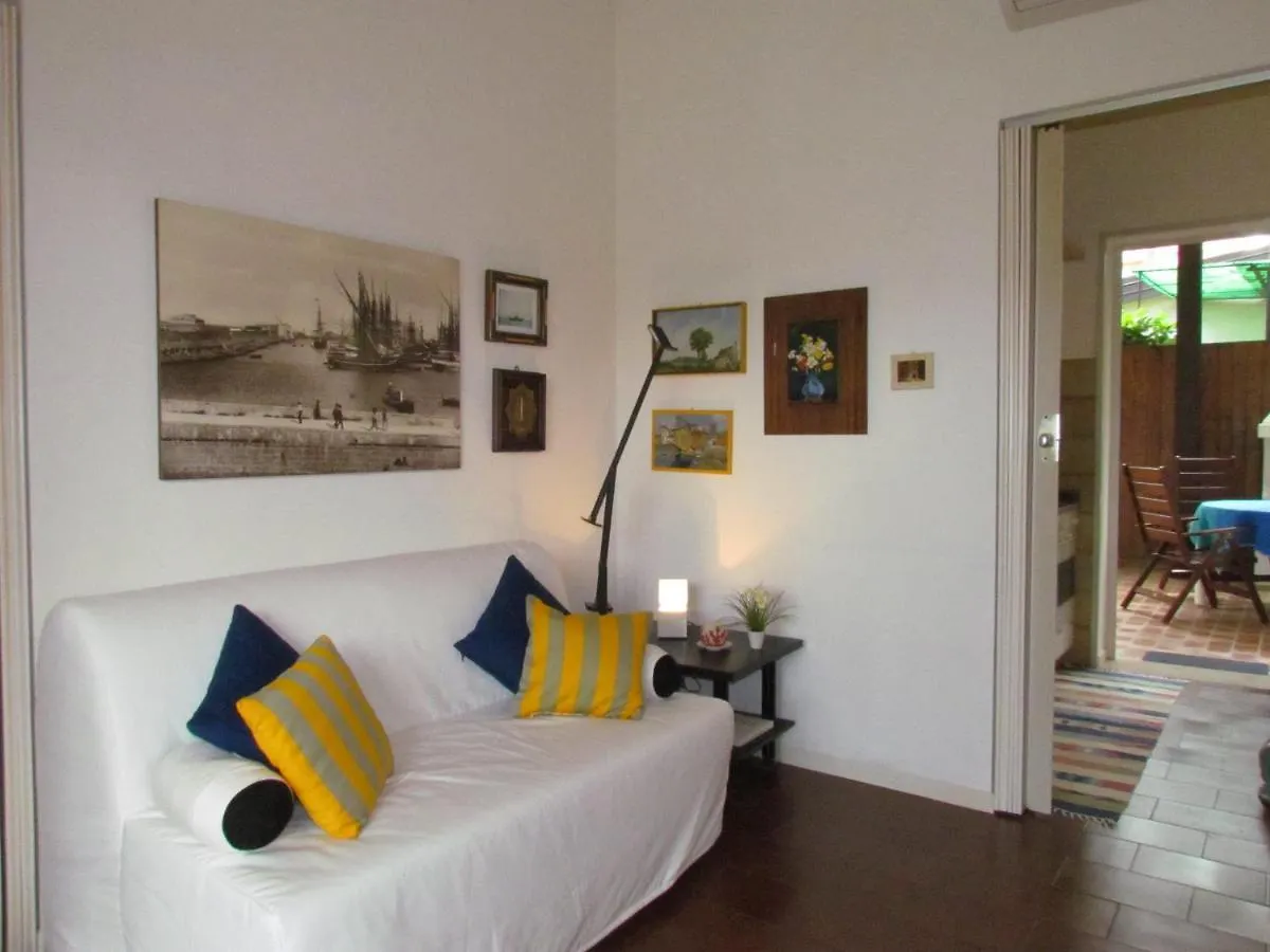 Beautiful Single Villa With Spacious Private Garden - Beach Place Included Bibione